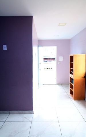 Casa à venda com 110m², 4 quartos e sem vagaSala - casa 3