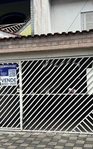 Casa à venda com 140m², 2 quartos e 2 vagasFachada 