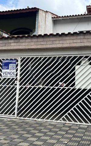 Casa à venda com 140m², 2 quartos e 2 vagasFachada 