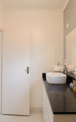 Casa para alugar com 300m², 3 quartos e 5 vagasBanheiro da Suíte 1