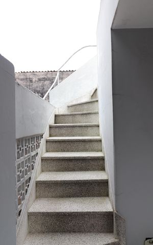 Casa para alugar com 300m², 3 quartos e 5 vagasEscada externa