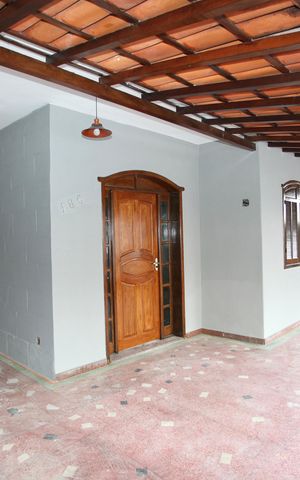 Casa para alugar com 120m², 3 quartos e 2 vagasVaranda