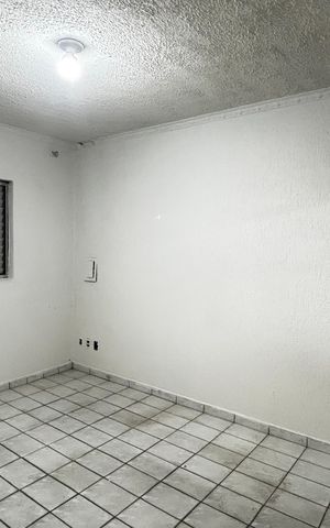 Casa para alugar com 30m², 1 quarto e sem vaga Casa para alugar com 30m², 1 quarto e sem vagaStudio