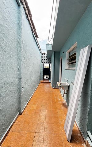 Casa para alugar com 30m², 1 quarto e sem vaga Casa para alugar com 30m², 1 quarto e sem vagaÁrea de serviço