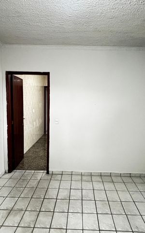 Casa para alugar com 30m², 1 quarto e sem vaga Casa para alugar com 30m², 1 quarto e sem vagaStudio