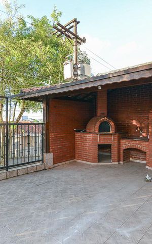 Casa para alugar com 250m², 3 quartos e 2 vagas