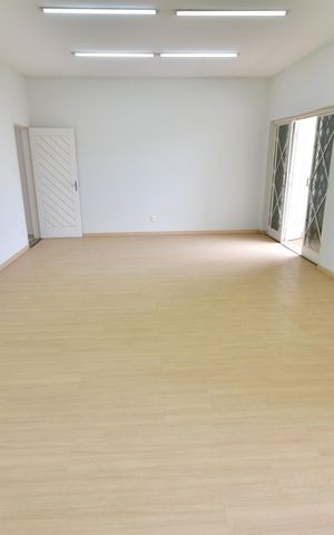 Casa para alugar com 329m², 3 quartos e 5 vagasSala 2