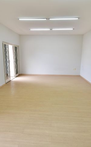 Casa para alugar com 329m², 3 quartos e 5 vagasSala 2