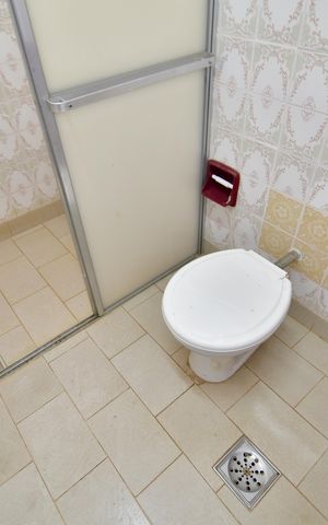 Casa para alugar com 329m², 3 quartos e 5 vagasBanheiro 