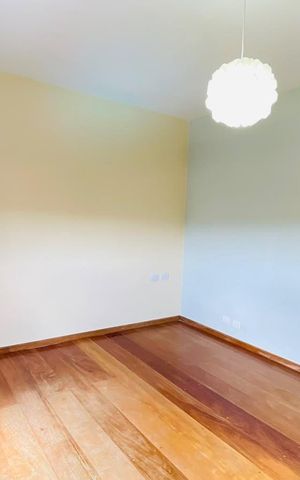 Casa de condomínio para alugar com 368m², 6 quartos e 4 vagas Casa de condomínio para alugar com 368m², 6 quartos e 4 vagasQuarto