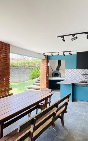 Casa de condomínio para alugar com 368m², 6 quartos e 4 vagas
