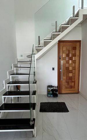 Apartamento à venda com 135m², 2 quartos e 1 vagaEscada 