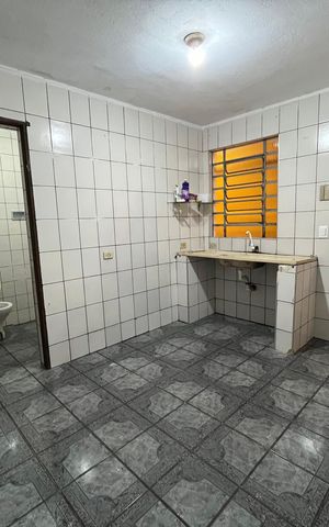 Casa para alugar com 30m², 1 quarto e sem vaga Casa para alugar com 30m², 1 quarto e sem vagaSala e Cozinha