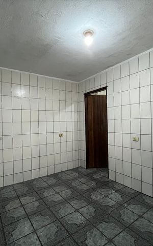 Casa para alugar com 30m², 1 quarto e sem vaga Casa para alugar com 30m², 1 quarto e sem vagaEntrada, Sala e Cozinha