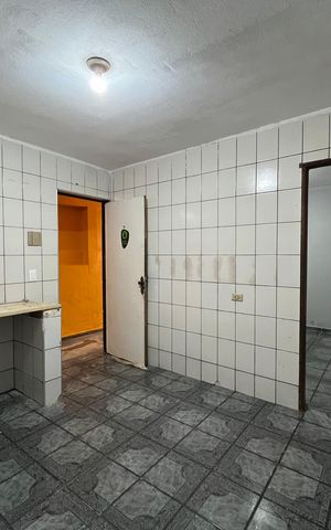Casa para alugar com 30m², 1 quarto e sem vaga Casa para alugar com 30m², 1 quarto e sem vagaSala e Cozinha