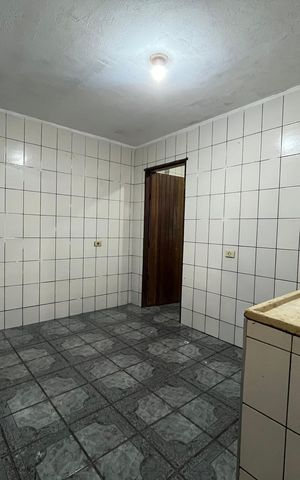 Casa para alugar com 30m², 1 quarto e sem vaga Casa para alugar com 30m², 1 quarto e sem vagaSala e Cozinha
