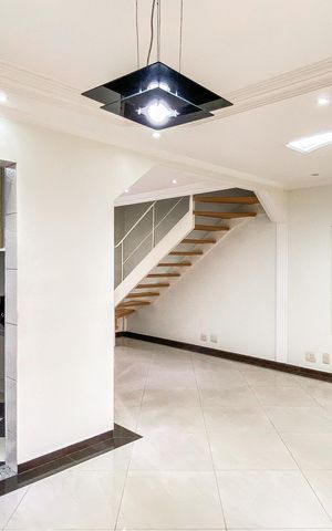 Casa de condomínio para alugar com 100m², 3 quartos e 2 vagas Casa de condomínio para alugar com 100m², 3 quartos e 2 vagasSala