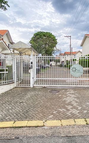 Casa de condomínio para alugar com 100m², 3 quartos e 2 vagas Casa de condomínio para alugar com 100m², 3 quartos e 2 vagasFachada
