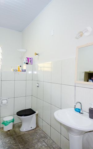 Casa à venda com 157m², 2 quartos e 1 vagaBanheiro