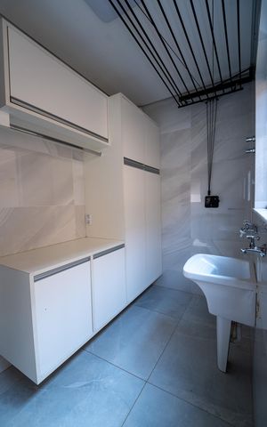 Casa de condomínio para alugar com 250m², 4 quartos e 2 vagas Casa de condomínio para alugar com 250m², 4 quartos e 2 vagasÁrea de Serviço