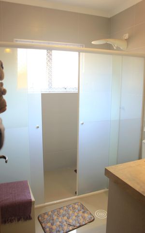 Casa à venda com 150m², 3 quartos e 2 vagasBanheiro social