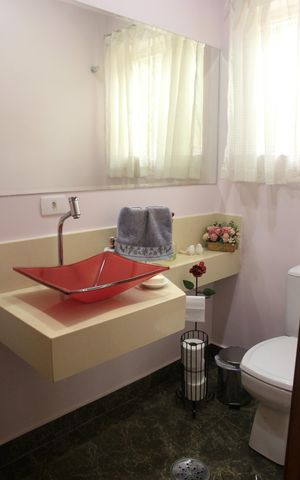 Casa à venda com 150m², 3 quartos e 2 vagasLavabo