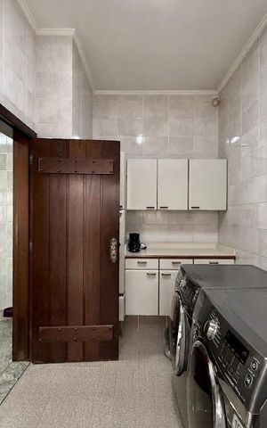 Casa para alugar com 500m², 3 quartos e 8 vagas Casa para alugar com 500m², 3 quartos e 8 vagasÁrea de Serviço