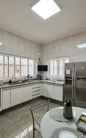 Casa para alugar com 500m², 3 quartos e 8 vagas Casa para alugar com 500m², 3 quartos e 8 vagasCozinha