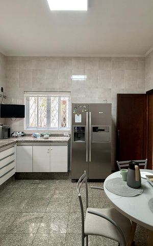 Casa para alugar com 500m², 3 quartos e 8 vagas Casa para alugar com 500m², 3 quartos e 8 vagasCozinha