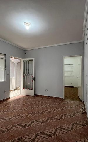 Casa para alugar com 65m², 1 quarto e sem vaga Casa para alugar com 65m², 1 quarto e sem vagaSala