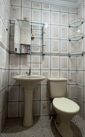 Casa para alugar com 65m², 1 quarto e sem vaga Casa para alugar com 65m², 1 quarto e sem vagaBanheiro