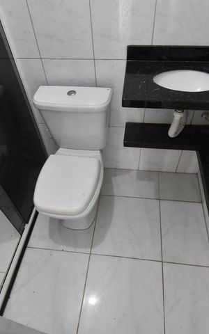 Casa à venda com 191m², 4 quartos e 6 vagasBanheiro 2