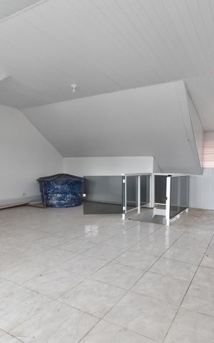 Casa à venda com 191m², 4 quartos e 6 vagasÁtico