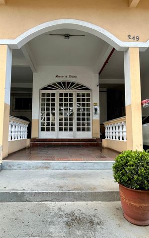 Apartamento para alugar com 80m², 2 quartos e 1 vagaFachada do bloco