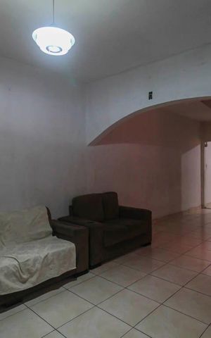 Casa à venda com 150m², 4 quartos e 2 vagas Casa à venda com 150m², 4 quartos e 2 vagasSala