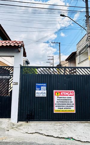 Casa para alugar com 80m², 2 quartos e 1 vagaFachada