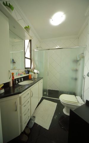 Apartamento à venda com 176m², 3 quartos e 3 vagasSuíte - Banheiro 