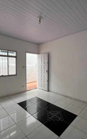 Casa para alugar com 100m², 3 quartos e sem vaga Casa para alugar com 100m², 3 quartos e sem vagaSala
