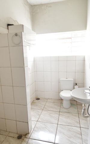 Casa à venda com 240m², 5 quartos e 2 vagasBanheiro
