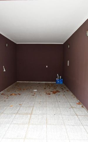 Casa à venda com 240m², 5 quartos e 2 vagasGaragem