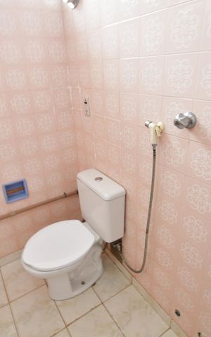 Casa à venda com 240m², 5 quartos e 2 vagasBanheiro