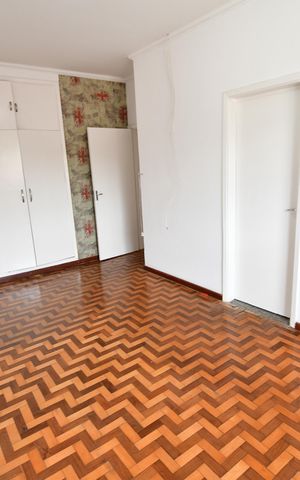 Casa à venda com 240m², 5 quartos e 2 vagasQuarto 3 - Suíte