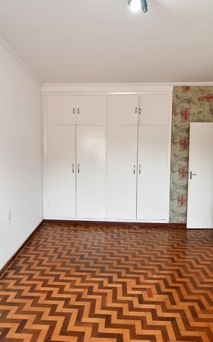 Casa à venda com 240m², 5 quartos e 2 vagasQuarto 3 - Suíte