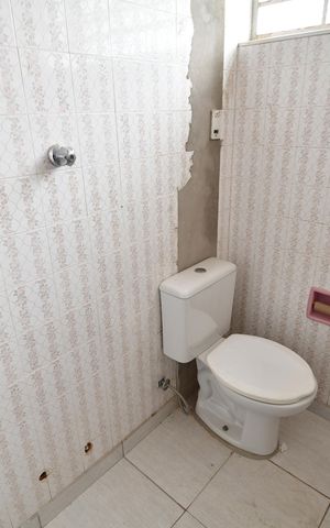 Casa à venda com 240m², 5 quartos e 2 vagasBanheiro