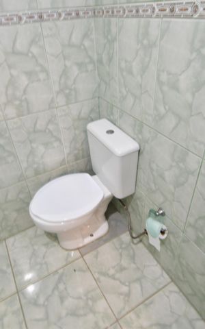 Casa à venda com 240m², 5 quartos e 2 vagasBanheiro