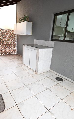 Casa para alugar com 580m², 4 quartos e 5 vagas