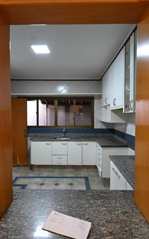 Casa para alugar com 580m², 4 quartos e 5 vagas
