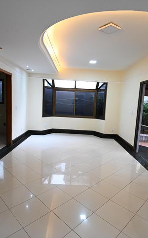 Casa para alugar com 580m², 4 quartos e 5 vagas