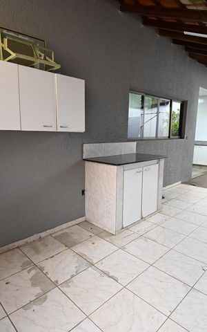 Casa para alugar com 580m², 4 quartos e 5 vagas