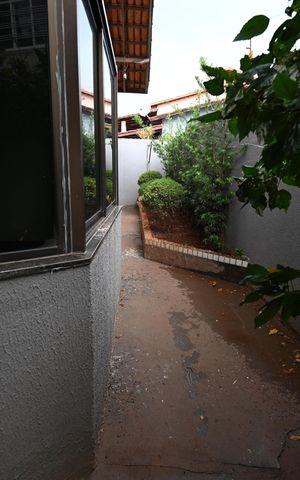 Casa para alugar com 580m², 4 quartos e 5 vagas